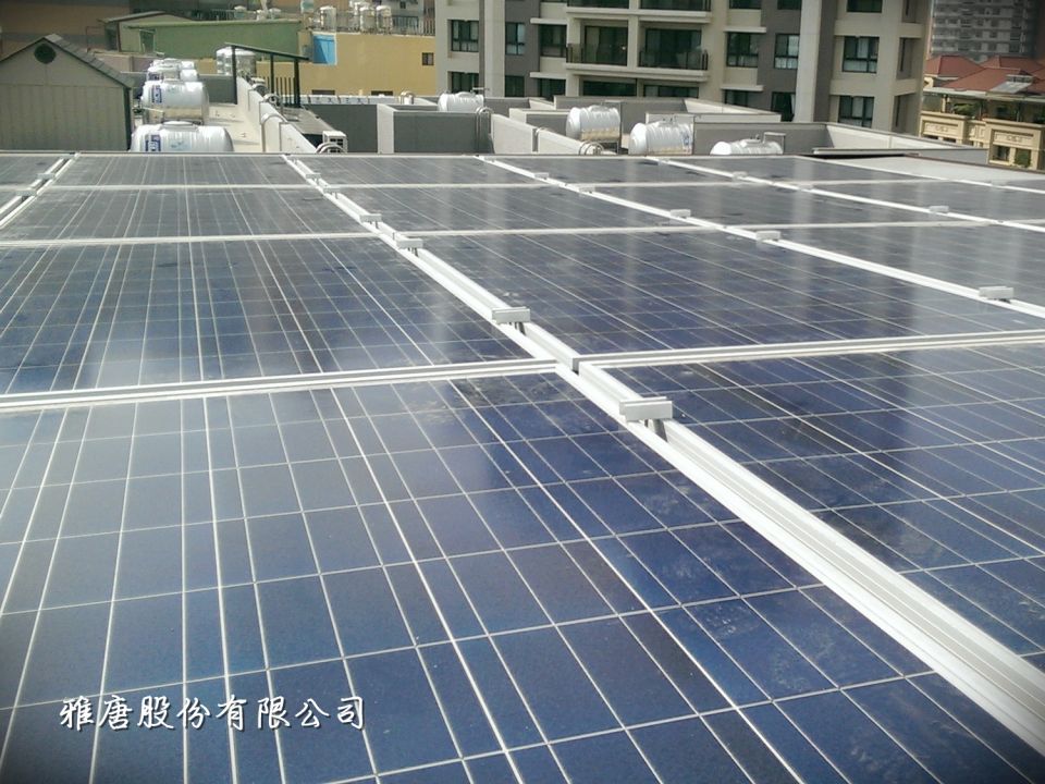 太陽能遮雨棚架-雅唐太陽能板棚架
