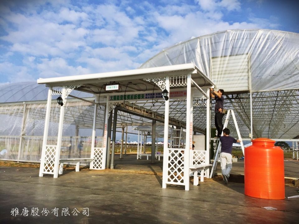 完工後的太陽能棚架充電站將在新社花海節登場